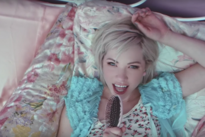 Carly Rae Jepsen Drops Fun New Video For “Want You In My Room”